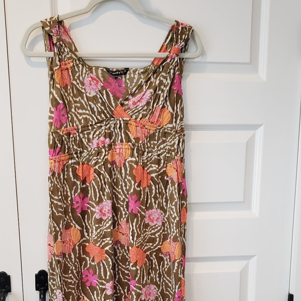 NWT: Chaudry KC V-neck Midi Dress Size Medium
